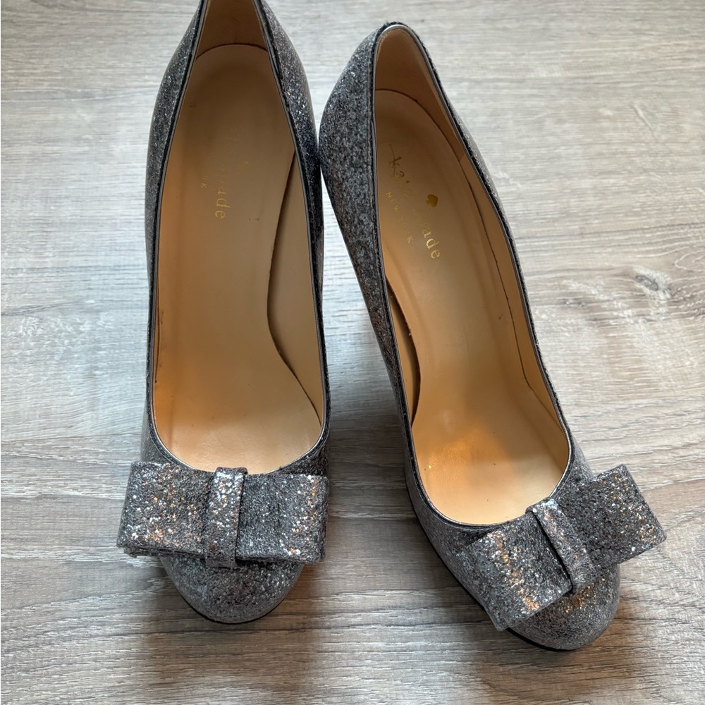 ♠️Kate Spade silver heels ♠️